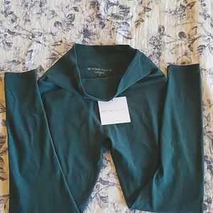 Beyond yoga Caught in the Midi spacedye leggings.